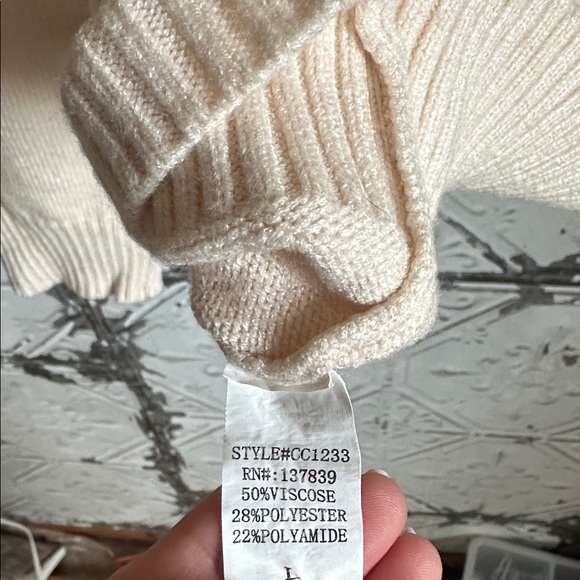 Cat Design Crew Neck Sweater - Cream - Picture 6 of 6